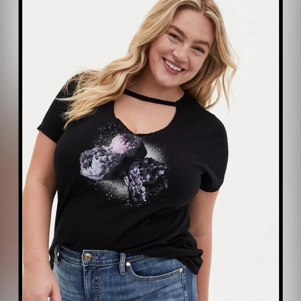 Torrid Women's Black Floral Splatter Choker Short Sleeve Tee Size 00